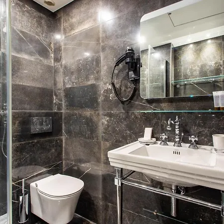 Modern For 4 People - Arc De Triomphe Daire