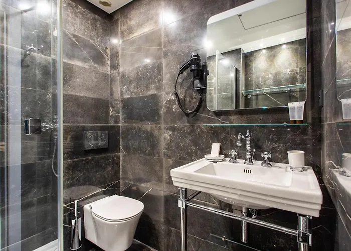 Modern For 4 People - Arc De Triomphe Daire